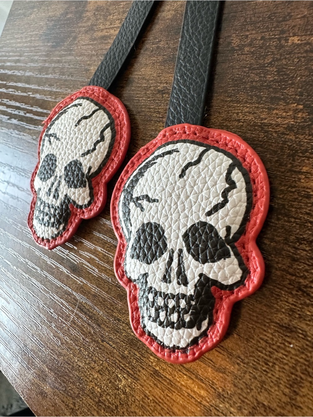 Black Faux Leather Skull Bag Hanging Bag Charm Strap with Two Skulls NWOT - Picture 3 of 4